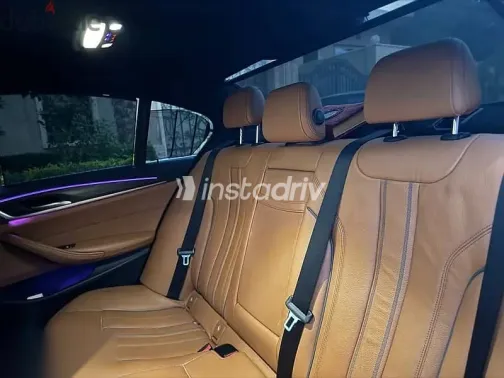 بي ام دبليو 520 2019 أزرق غامق مستعملة للبيع - 8