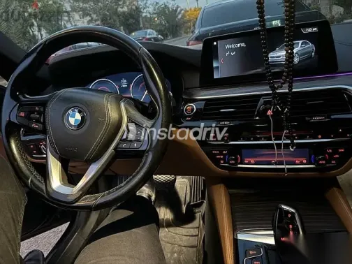 بي ام دبليو 520 2019 أزرق غامق مستعملة للبيع - 10