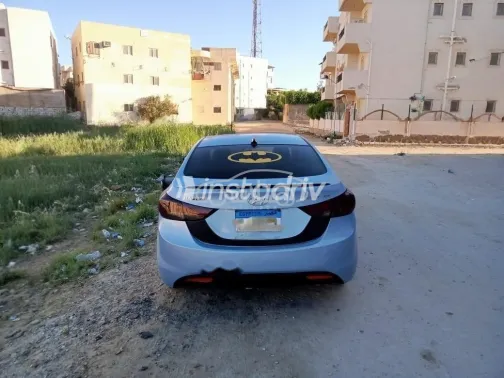 هيونداي إلنترا 2012 سماوي مستعملة للبيع - 2