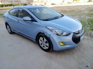 هيونداي إلنترا 2012 سماوي مستعملة للبيع