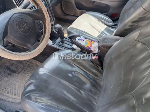 هيونداي إلنترا 2006 أزرق غامق مستعملة للبيع - 6