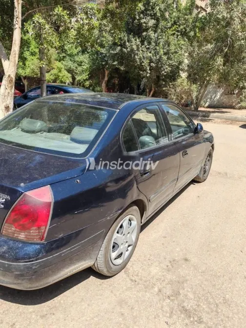 هيونداي إلنترا 2006 أزرق غامق مستعملة للبيع - 8