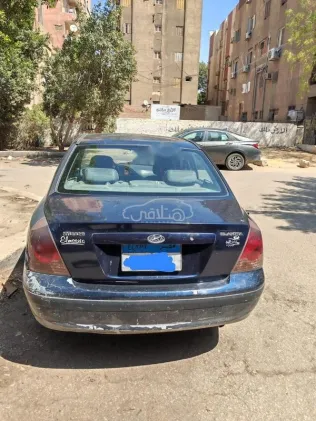 هيونداي إلنترا 2006 أزرق غامق مستعملة للبيع