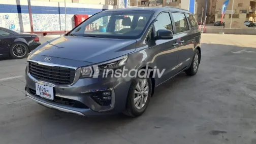 Kia Carnival 2016 Gray Used for Sale - 1