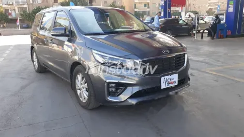 Kia Carnival 2016 Gray Used for Sale - 2