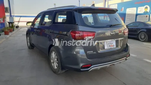 Kia Carnival 2016 Gray Used for Sale - 3