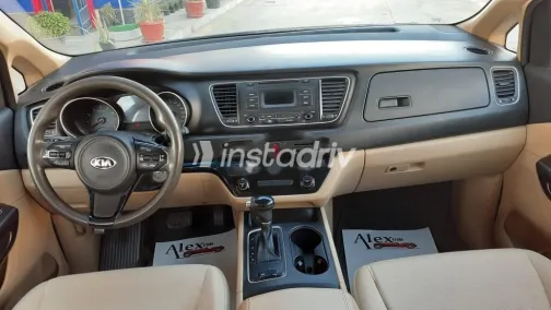 Kia Carnival 2016 Gray Used for Sale - 4