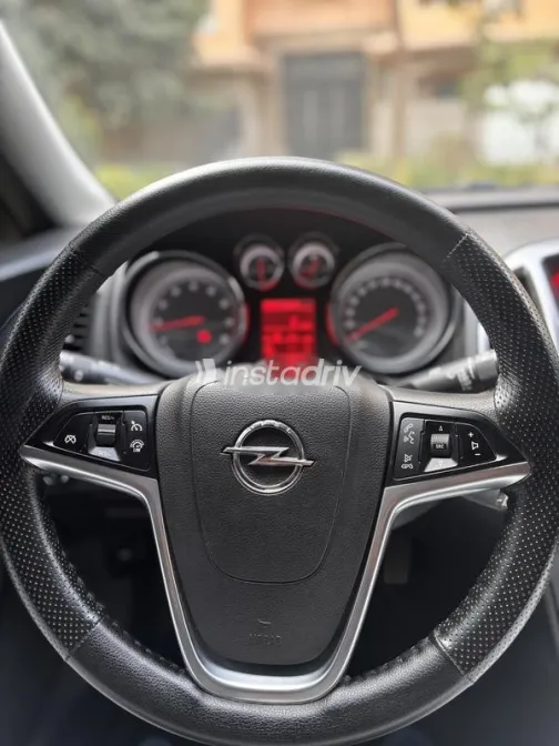 Opel Astra 2018 White Used for Sale - 7