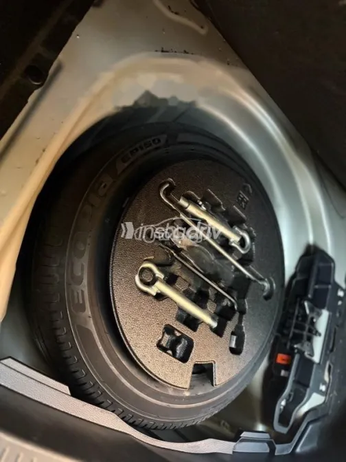 تويوتا كورولا 2020 ذهبي مستعملة للبيع - 4