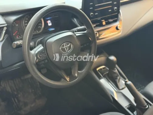 تويوتا كورولا 2020 ذهبي مستعملة للبيع - 7