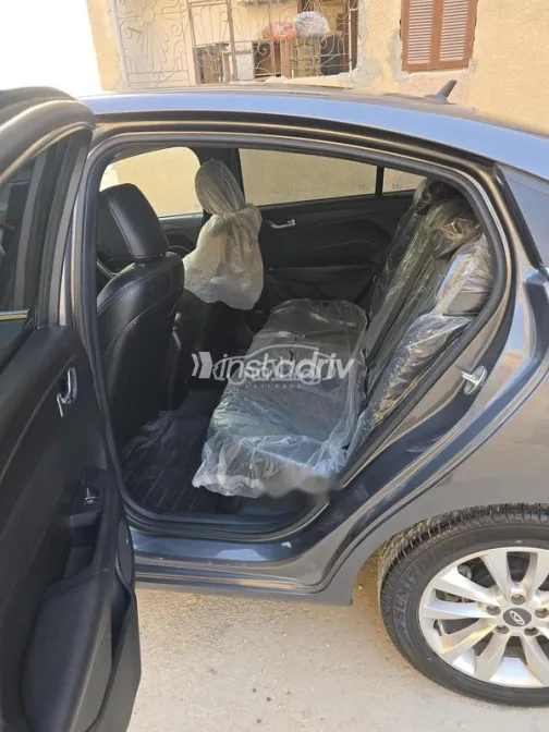 Chery Arrizo 5 2023 White Used for Sale - 2