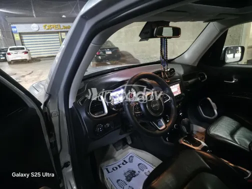 Jeep Renegade 2017 White Used for Sale - 9