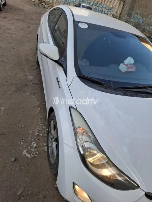 هيونداي افانتي 2012 أبيض مستعملة للبيع - 2