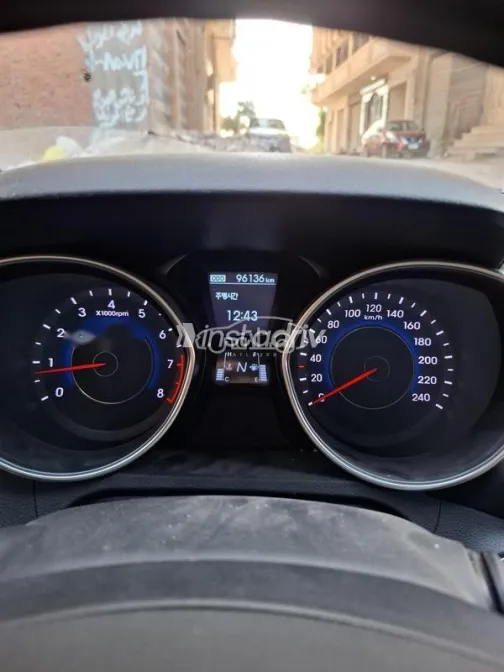 هيونداي افانتي 2012 أبيض مستعملة للبيع - 4