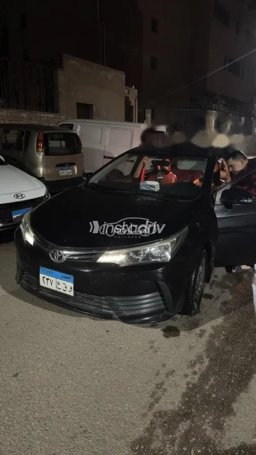 تويوتا كورولا 2018 أبيض مستعملة للبيع - 6