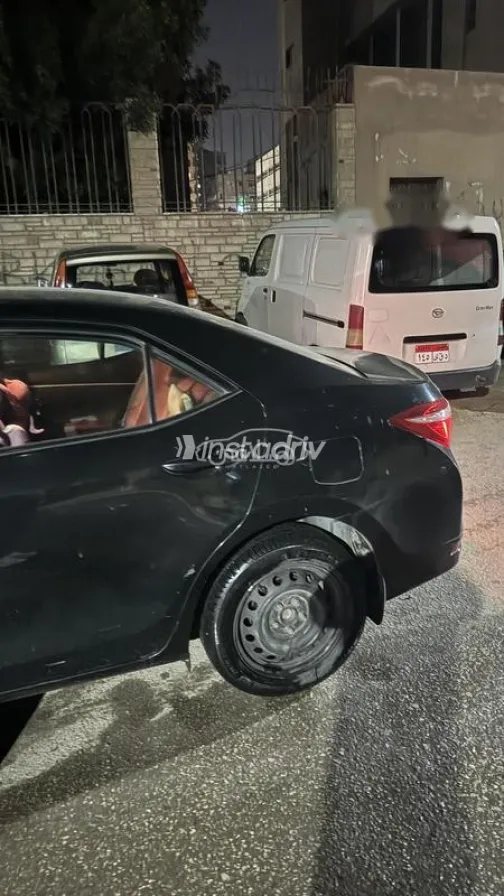 تويوتا كورولا 2018 أبيض مستعملة للبيع - 7