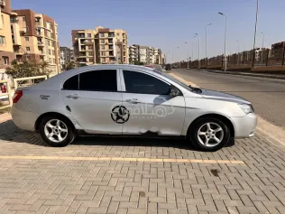 جيلي امجراند 7 2015 فضي مستعملة للبيع