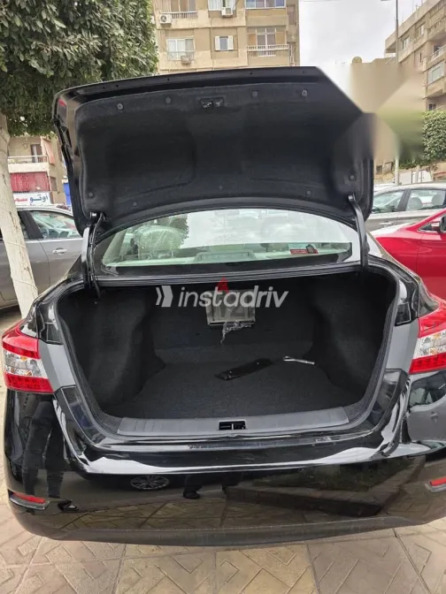 نيسان سنترا 2026 أسود جديدة للبيع - 4