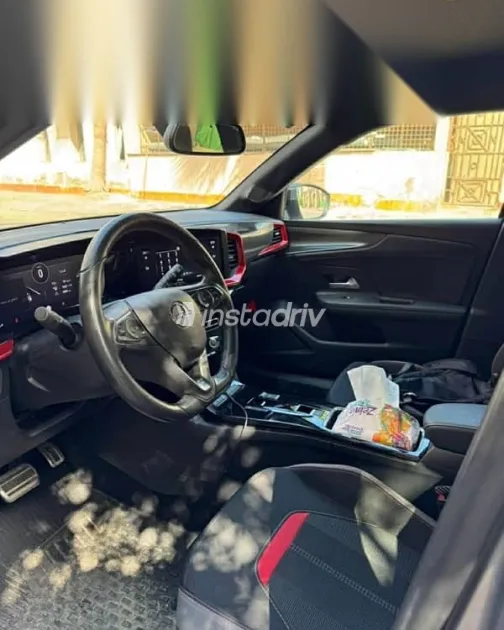 اوبل موكا 2024 فضي مستعملة للبيع - 4