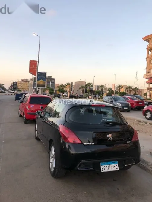 بيجو 308 2011 أسود مستعملة للبيع - 1
