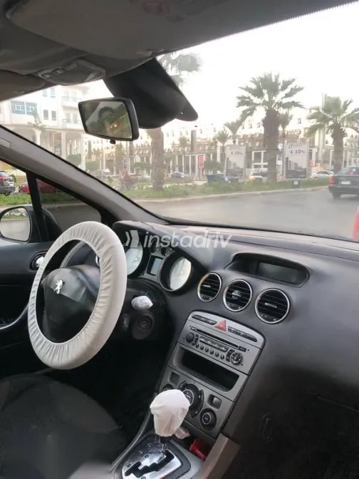 بيجو 308 2011 أسود مستعملة للبيع - 4