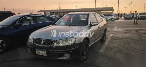 نيسان صنى 2003 فضي مستعملة للبيع - 6