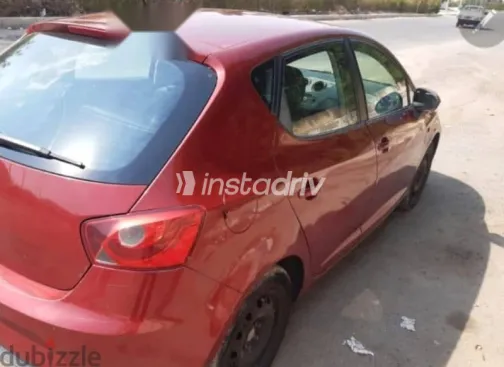 سيات ابيزا 2015 أحمر مستعملة للبيع - 1