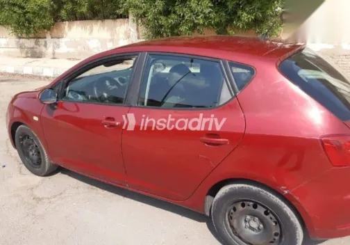 سيات ابيزا 2015 أحمر مستعملة للبيع - 2
