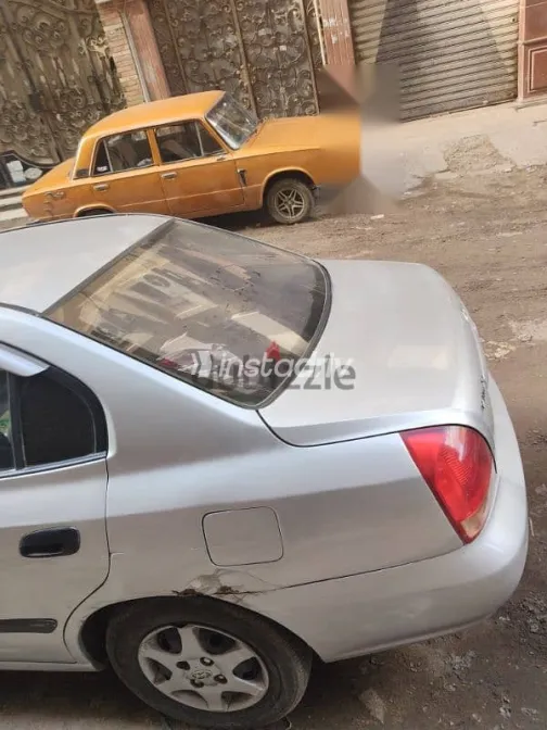 هيونداي افانتي 2000 فضي مستعملة للبيع - 4