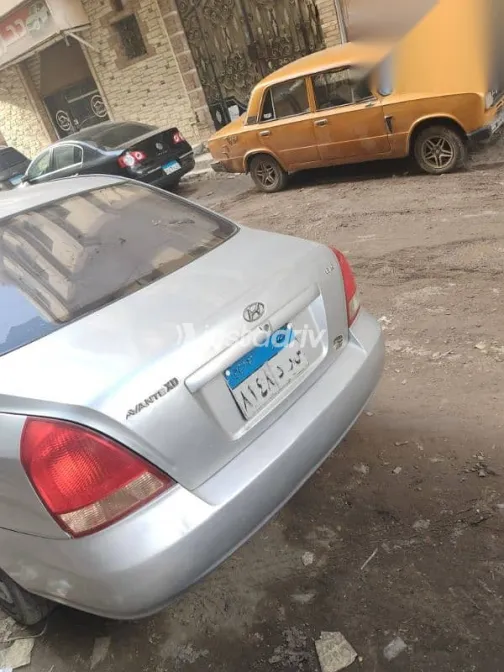 هيونداي افانتي 2000 فضي مستعملة للبيع - 5