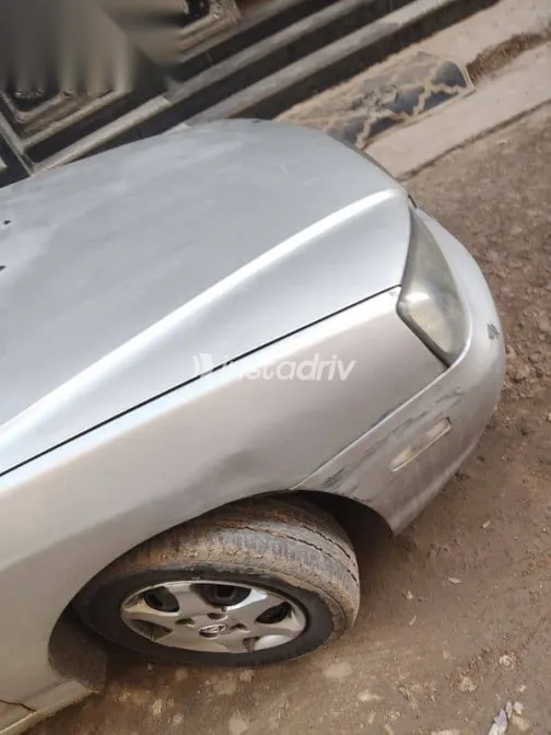 هيونداي افانتي 2000 فضي مستعملة للبيع - 8