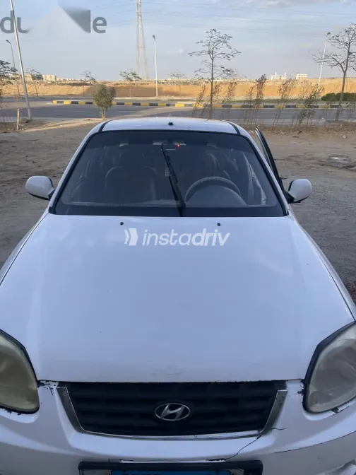 Hyundai Verna 2015 White Used for Sale - 4