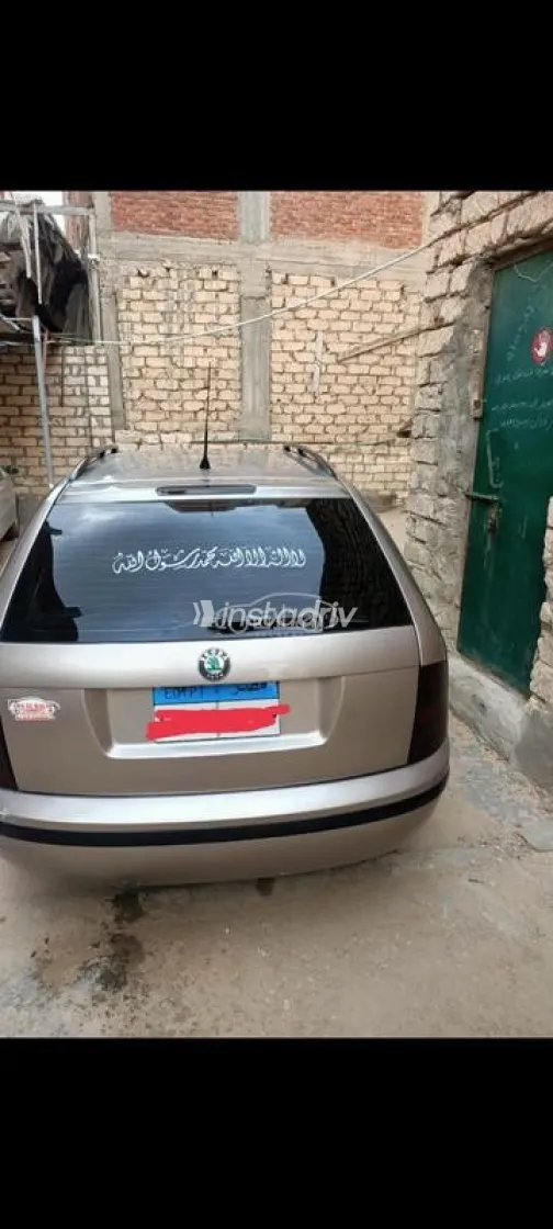 سكودا فابيا 2007 ذهبي مستعملة للبيع - 2