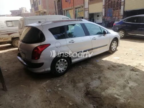 بيجو 308 2011 أبيض مستعملة للبيع - 1