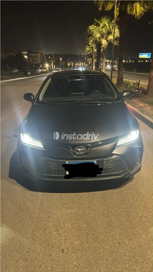 تويوتا كورولا 2024 أبيض مستعملة للبيع - 2