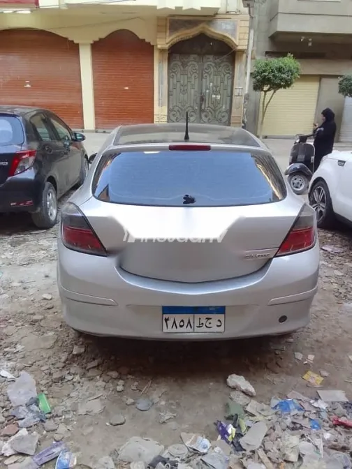 اوبل أسترا 2008 فضي مستعملة للبيع - 1