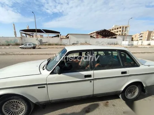 فولفو 240 1971 أبيض مستعملة للبيع - 2