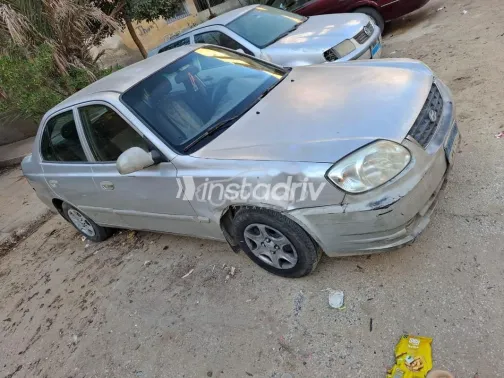 هيونداي فيرنا 2010 فضي مستعملة للبيع - 9