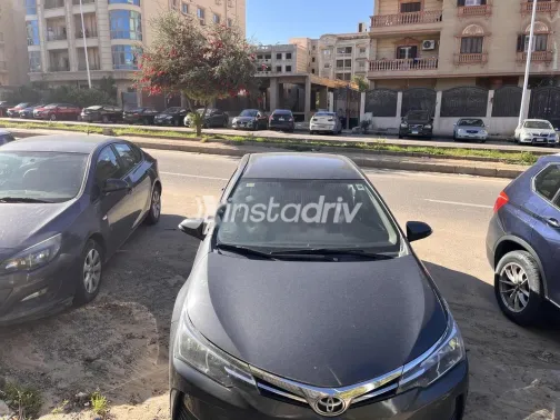 تويوتا كورولا 2019 أبيض مستعملة للبيع - 3