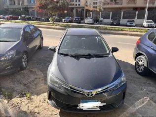 تويوتا كورولا 2019 أبيض مستعملة للبيع