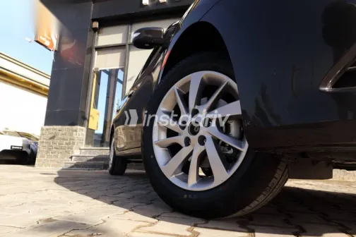 نيسان سنترا 2026 رمادي جديدة للبيع - 6