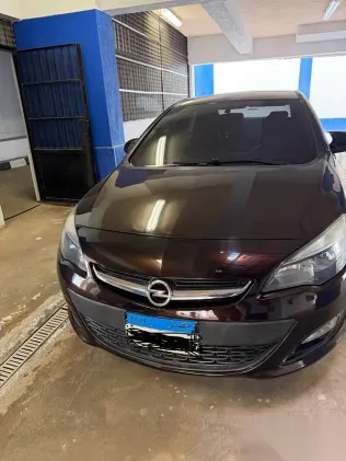 اوبل أسترا 2018 بني مستعملة للبيع