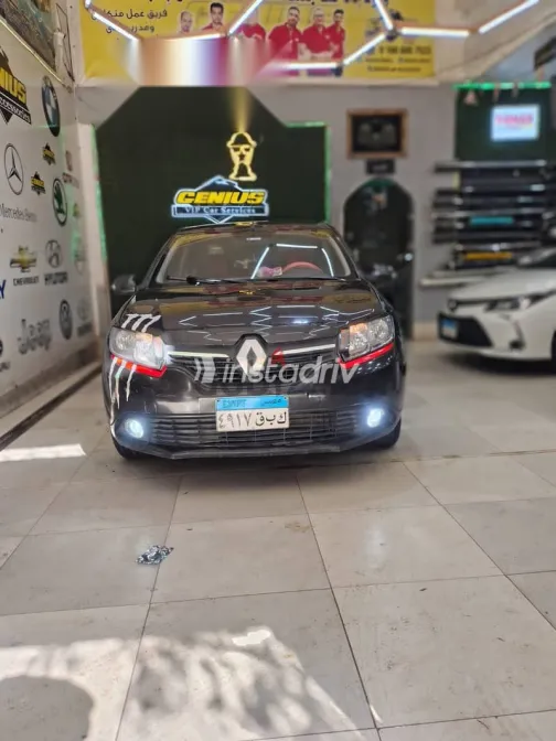 Renault Logan 2015 Black Used for Sale - 1