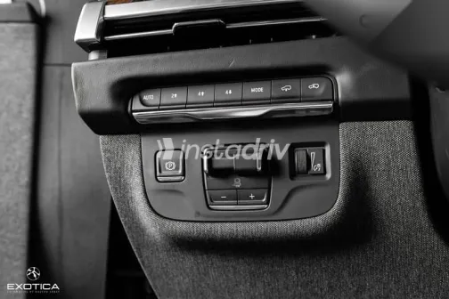 كاديلاك إسكاليد v 2025 أسود جديدة للبيع - 10