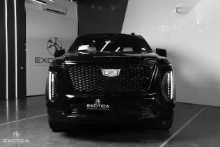 كاديلاك إسكاليد v 2025 أسود جديدة للبيع