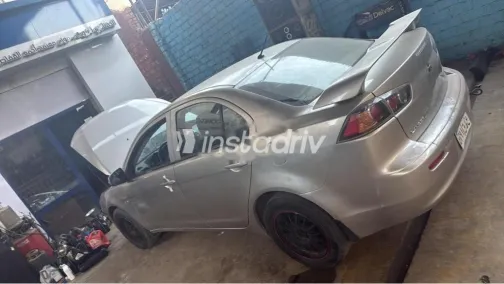 ميتسوبيشي لانسر اى اكس شارك 2015 فضي مستعملة للبيع - 3