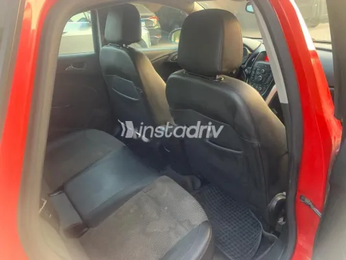 اوبل أسترا 2015 أحمر مستعملة للبيع - 4