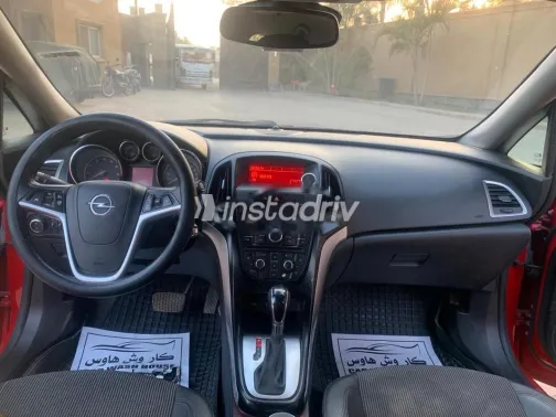 اوبل أسترا 2015 أحمر مستعملة للبيع - 7