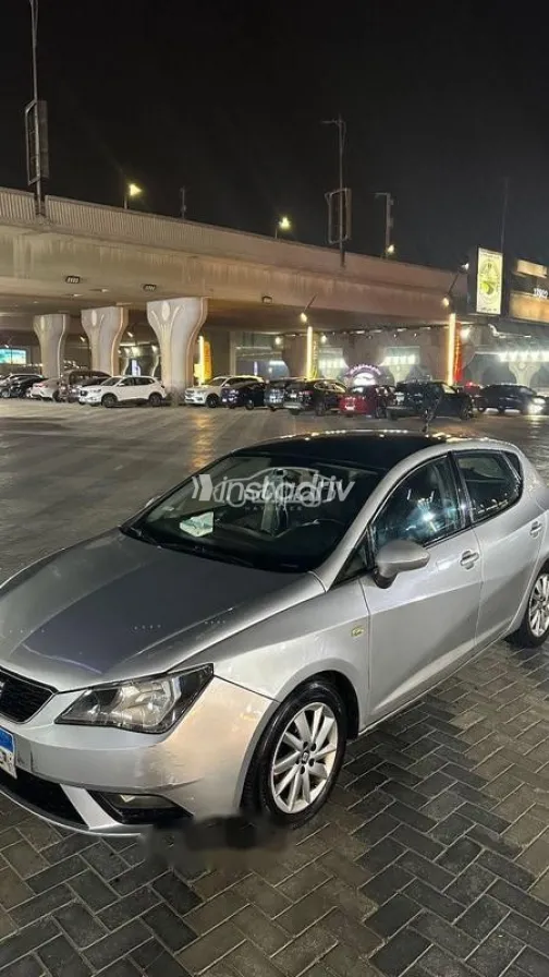 سيات ابيزا 2015 فضي مستعملة للبيع - 2