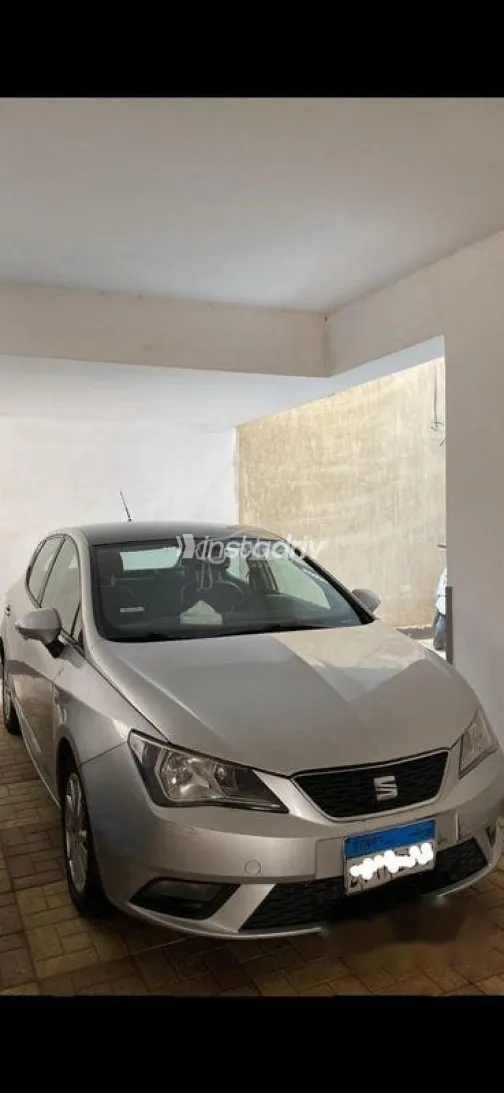 سيات ابيزا 2015 فضي مستعملة للبيع - 4